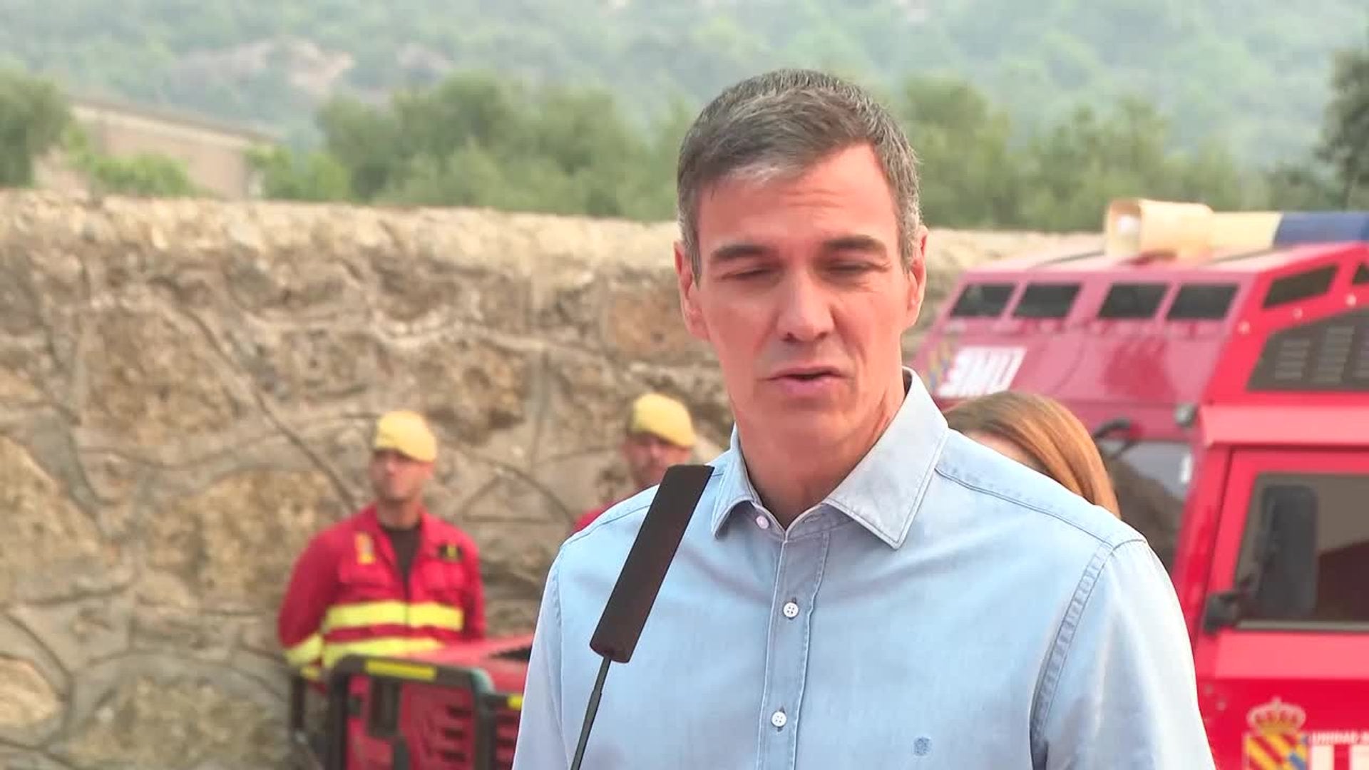Sánchez avisa que la situación de los fuegos en Madrid y Ávila es "compleja"