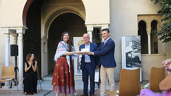 Cecilia Rodríguez recibe el Premio Internacional de Novela Corta Francisco Ayala