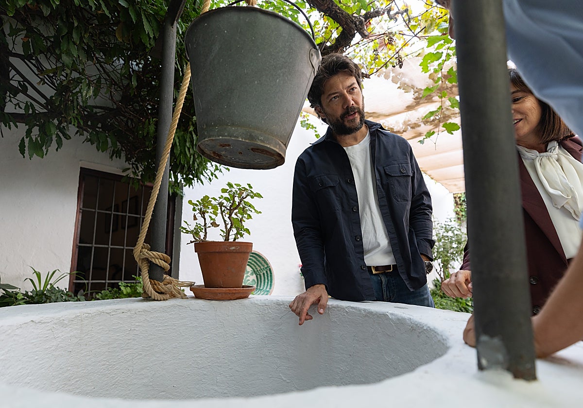 Álvaro Morte, en la casa natal de Federico García Lorca.