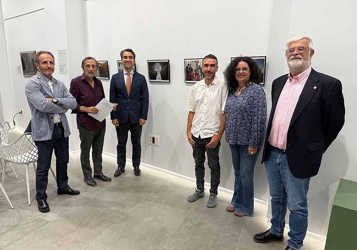 Olmo Calvo gana el X Premio 'Carlos Pérez Siquier' por su retrato documental de los desahucios y la crisis de la vivienda