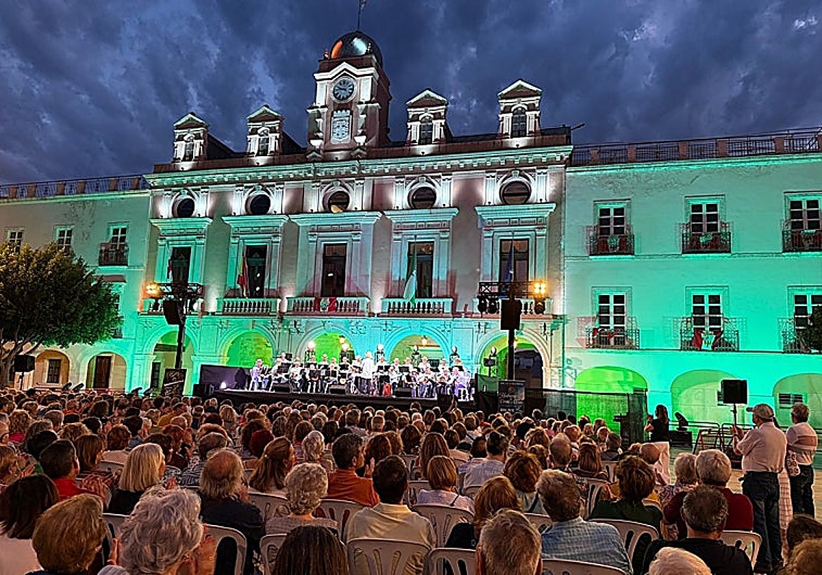 La Plaza Vieja, lugar de encuentro para ver el fútbol.