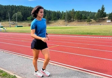 Mar&iacute;a P&eacute;rez marcha durante un entrenamiento en Font-Romeu.