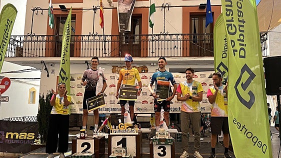 La X Gran Fondo Alpujarra Magna reúne a más de 400 ciclistas en una jornada de deporte y territorio