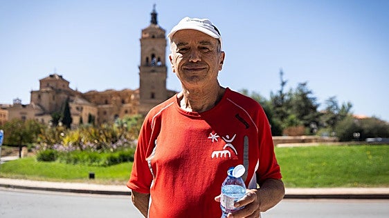 Una despedida singular tras 40 años de carrera en el Melocotón de Guadix