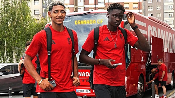 Owen y Bourama, durante un desplazamiento anterior.