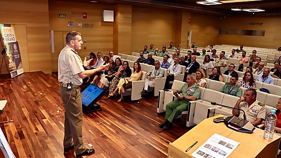 «El ejército tiene un modelo de liderazgo que es un referente muy claro y bueno»