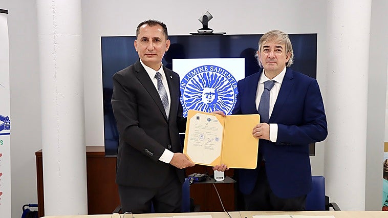 La UAL y la Universidad de Al-Hadba estrechan sus lazos estableciendo un convenio de cooperación estable