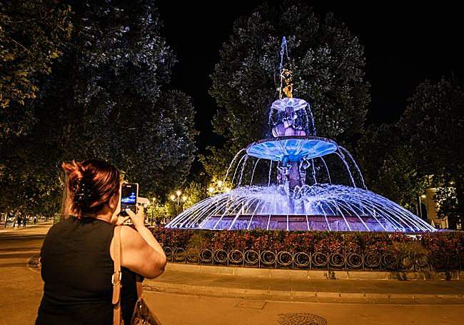 Iluminación de la Fuente de las Granadas.