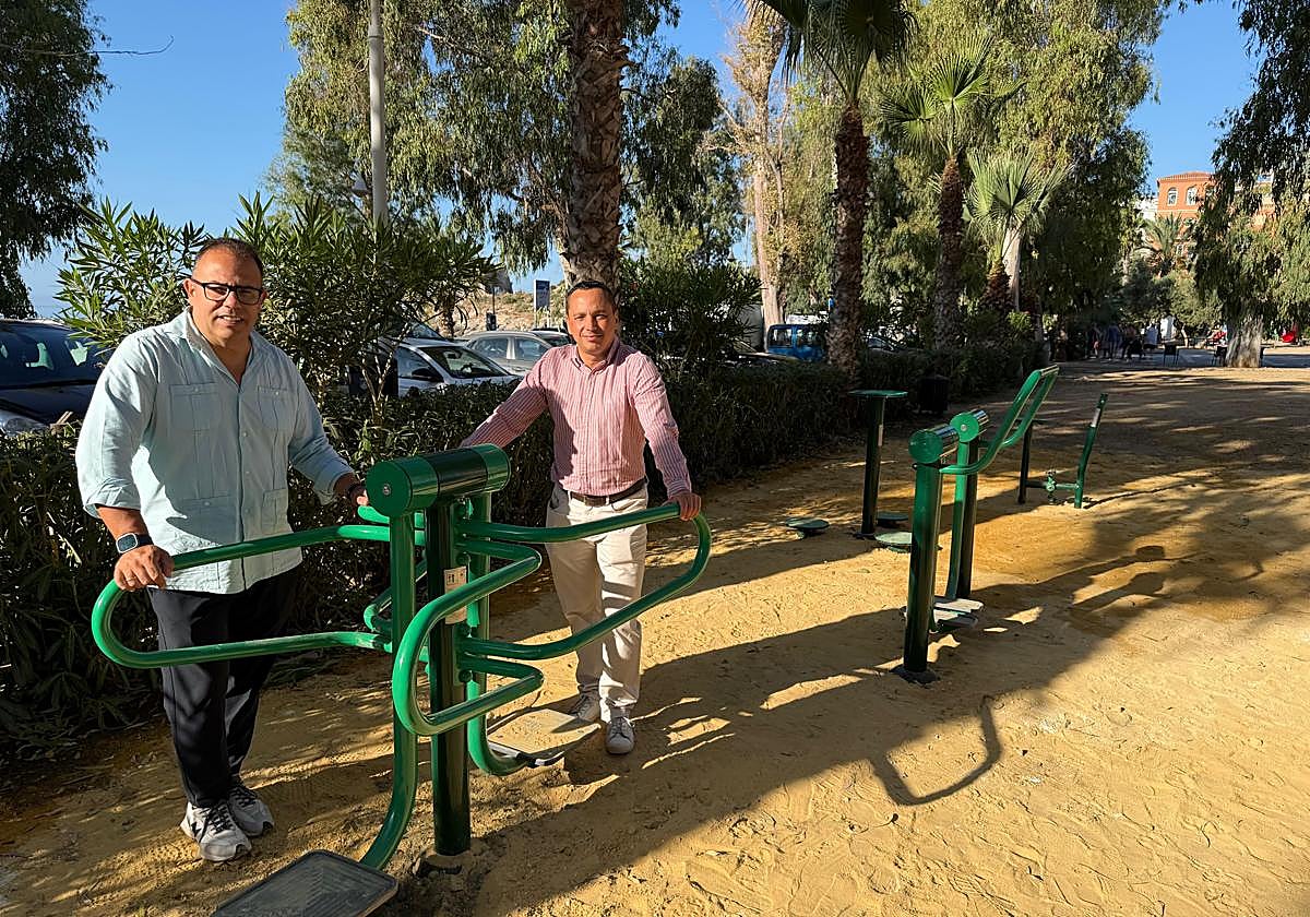El alcalde de Almuñécar, Juan José Ruiz Joya, ha señalado que «seguimos mejorando nuestros parques públicos»