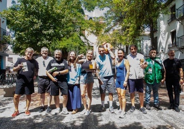 Comerciantes y vecinos del Albaic&iacute;n defienden que Plaza Larga es el coraz&oacute;n del emblem&aacute;tico barrio