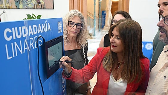 Linares impulsa la digitalización de servicios con la firma biométrica y la nueva oficina virtual del padrón