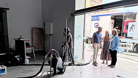 Motril refuerza los cimientos de la Fábrica del Pilar para frenar las grietas de la nave de azúcar