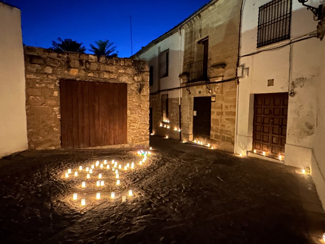 La imágenes de Baeza bajo la luz de las velas
