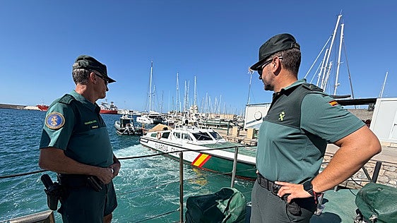 Los agentes que velan por la seguridad en el mar