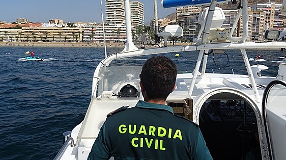 Las asociaciones de la Guardia Civil tras la colisión en Adra: «Te embisten a 50 nudos para matarte»