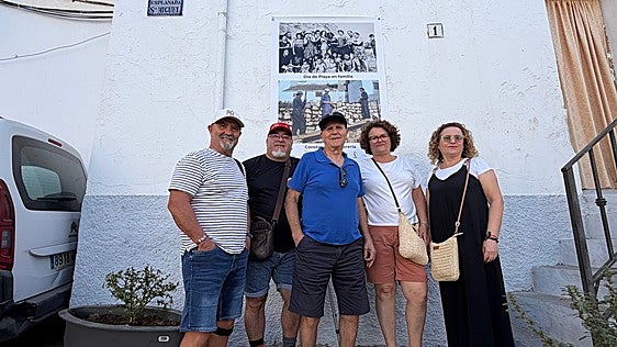 Un álbum de recuerdos al aire libre en el barrio del Castillo de Almuñécar