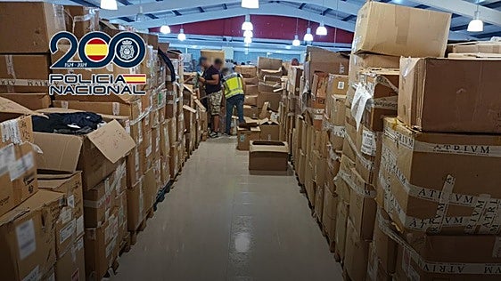 Asaltan un tráiler cargado de ropa de Zara haciéndose pasar por policías