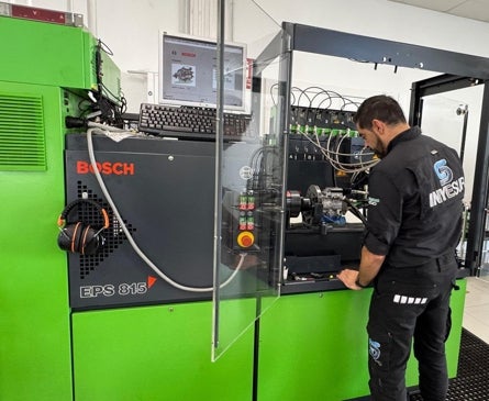 Imagen secundaria 1 - El laboratorio granadino de inyección que no para de crecer con talento joven y una tecnología única