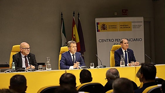 Reconocimiento al personal de prisiones de Jaén en el día de su patrona
