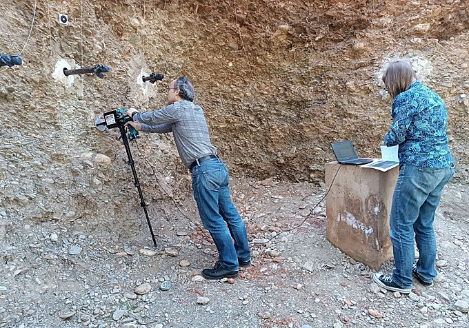 Pruebas de los investigadores de la UGR en el Barranco del Tejar.