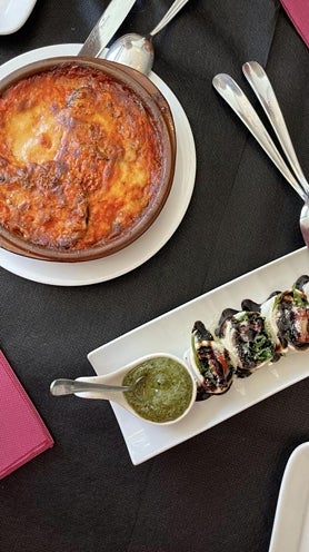 Imagen secundaria 2 - Adiós a uno de los restaurantes italianos más populares y mejor valorados de Granada: «Nos da una pena enorme»