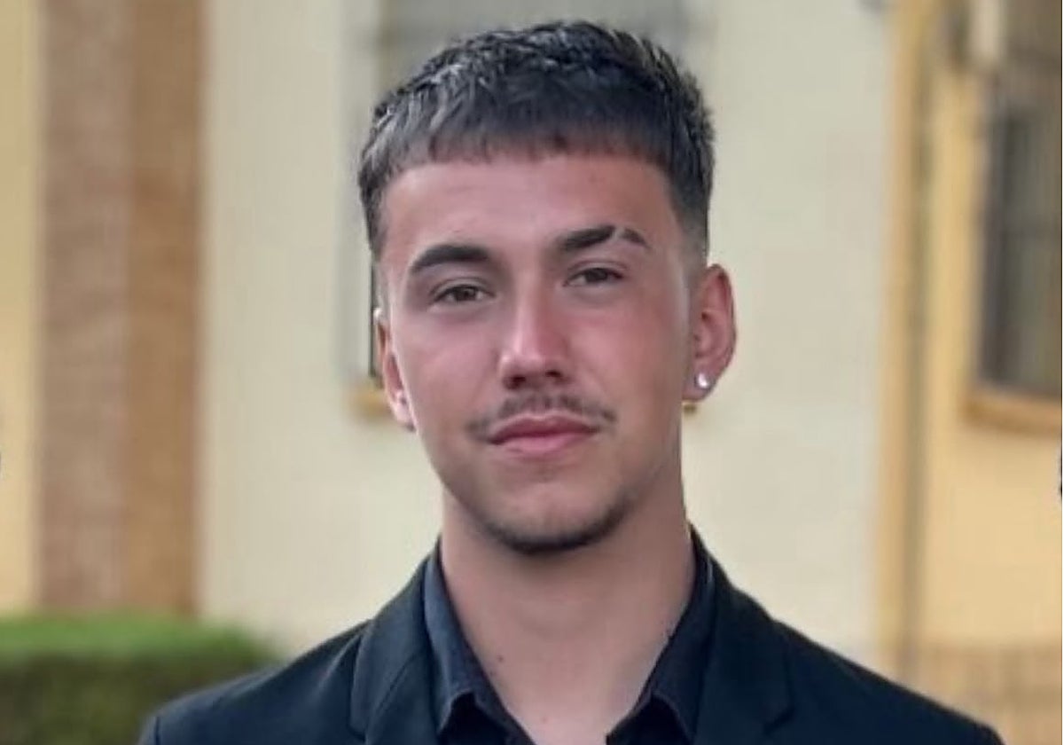David, el joven técnico de Renfe malagueño que volvía de Madrid en el tren accidentado: «No tenemos noticias de él»