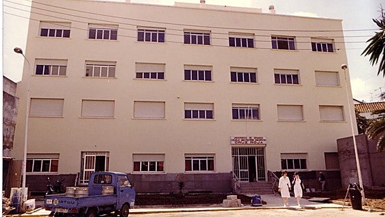 Casi un siglo de universidad como puente sobre el Estrecho