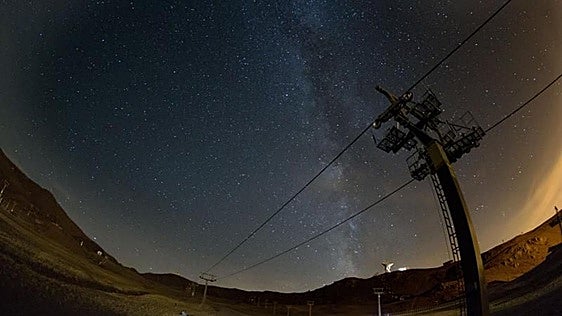 Sierra Nevada abre el telecabina Borreguiles para el eclipse parcial y dos noches de Perseidas