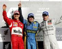 Fernando Alonso comienza la defensa de su título batiendo a Schumacher en Bahrein