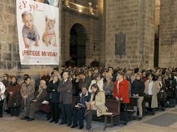La catedral de Valladolid durante la misa oficiada por el arzobispo de esta ciudad durante la X edición de la Vigilia por la Vida. /Efe
