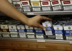 Las principales marcas de tabaco elevan el precio de sus cajetillas 10  céntimos