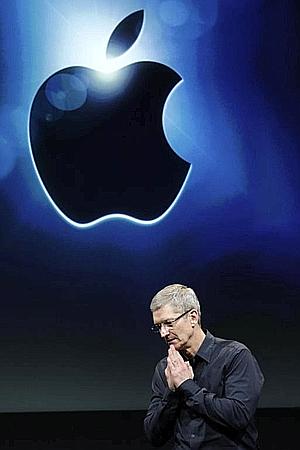 Tim Cook, heredero de Jobs al frente de Apple, en la presentación del iPhone 4S. / Archivo