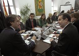 Reunión que la Junta de Gobierno de la Federación Española de Municipios y Provincias ha celebrado en Madrid. / Efe