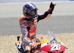 Pedrosa (i), por delante de Lorenzo en Jerez./Marcelo del Pozo (Reuters)