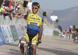 Contador celebra su triunfo de etapa en la Tirreno-Adriático. / Efe
