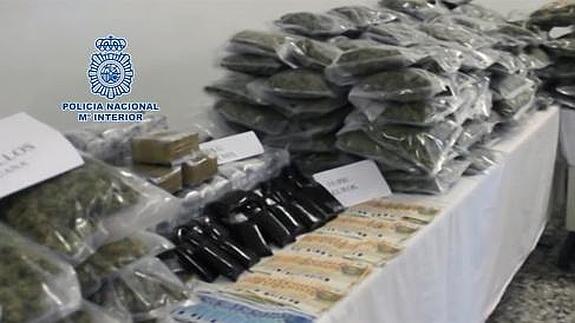 La Policía Nacional se incauta en Murcia de 110 kilos de cogollos de marihuana. 