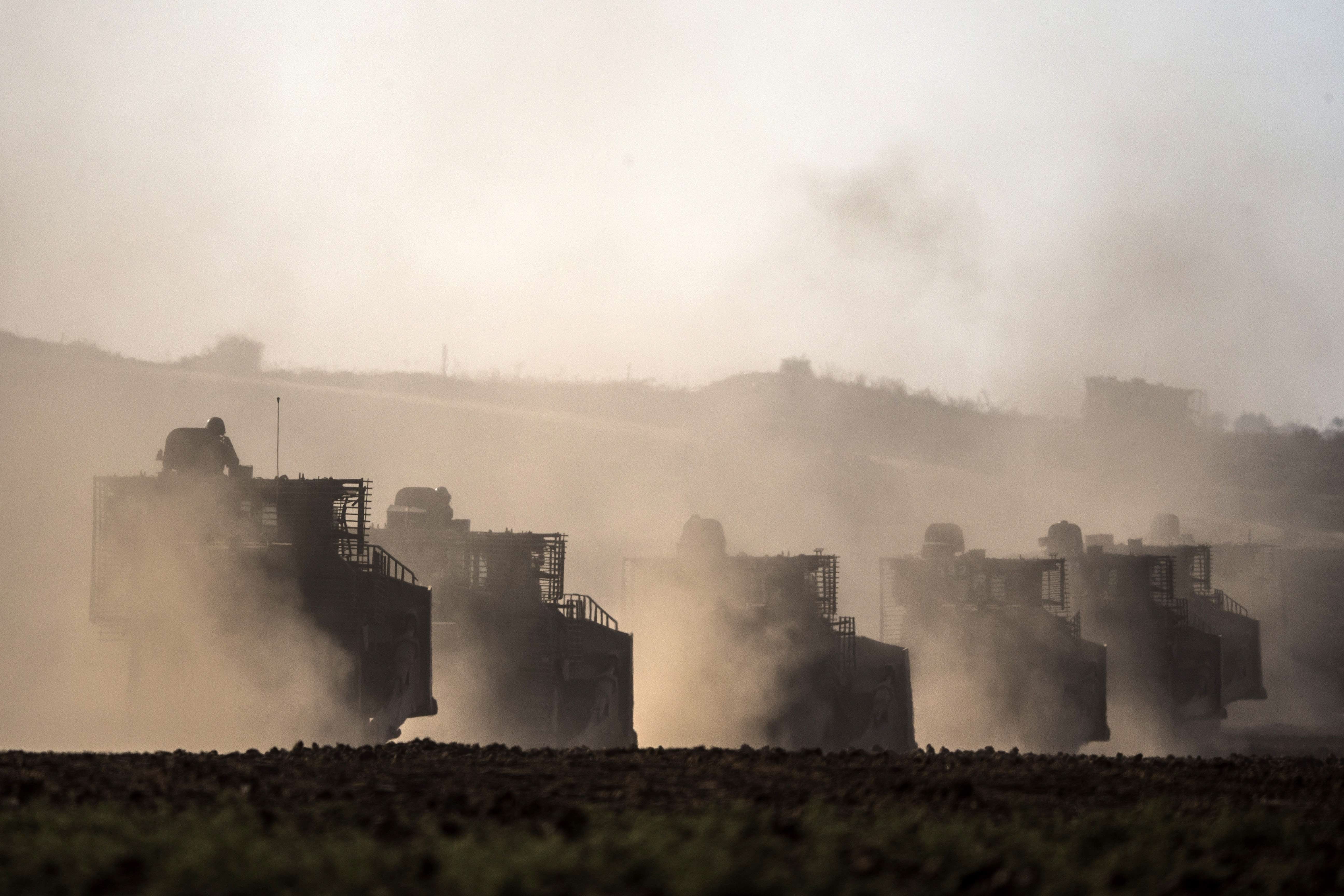 Blindados israelíes cerca de Gaza 