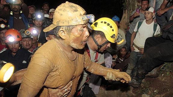 Uno de los mineros rescatados. 