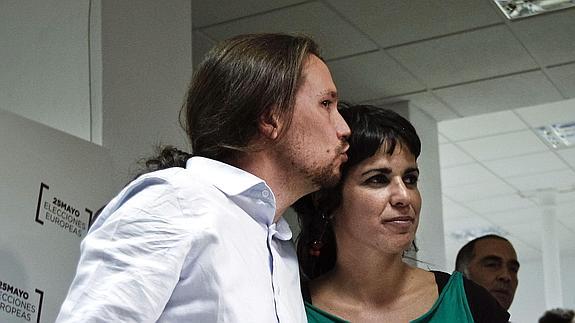 Pablo Iglesias, con Teresa Rodríguez.