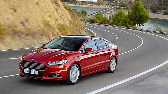 Mascletà de Ford con el nuevo Mondeo