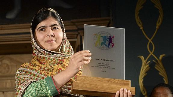 Malala Yousafzai después de haber recibido el Premio de los Niños del Mundo. 