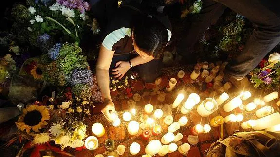 Homenaje a once soldados que murieron durante un ataque de las FARC esta semana.