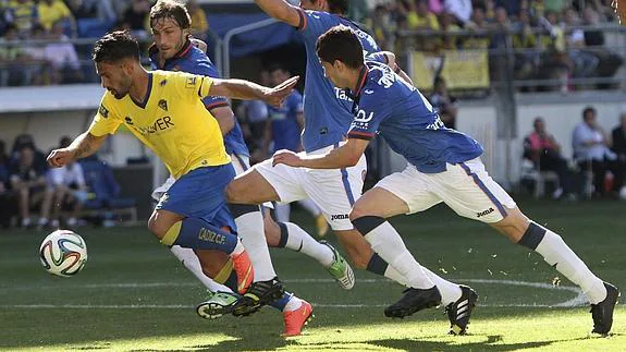 Imagen de la eliminatoria disputada por el Cádiz y el Oviedo. 