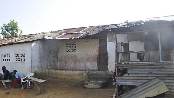 Vista exterior de la vivienda de la última víctima de ébola en Liberia.