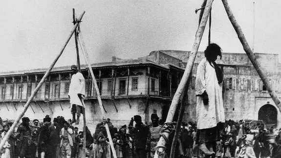 Prisioneros armenios ejecutados en Constantinopla (Turquía) durante la Primera Guerra Mundial. 