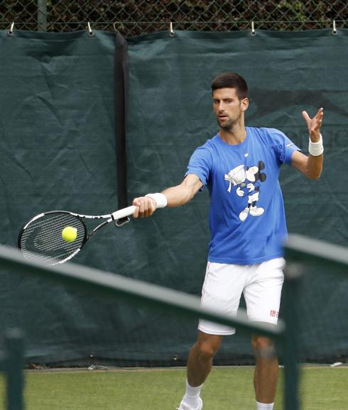 Djokovic, entrenándose en Wimbledon. 