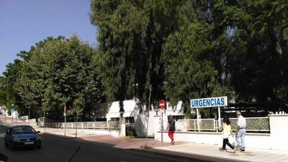 La entrada a Urgencias del centro de salud de Estepona.