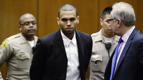 El cantante Chris Brown fue acusado de malos tratos.