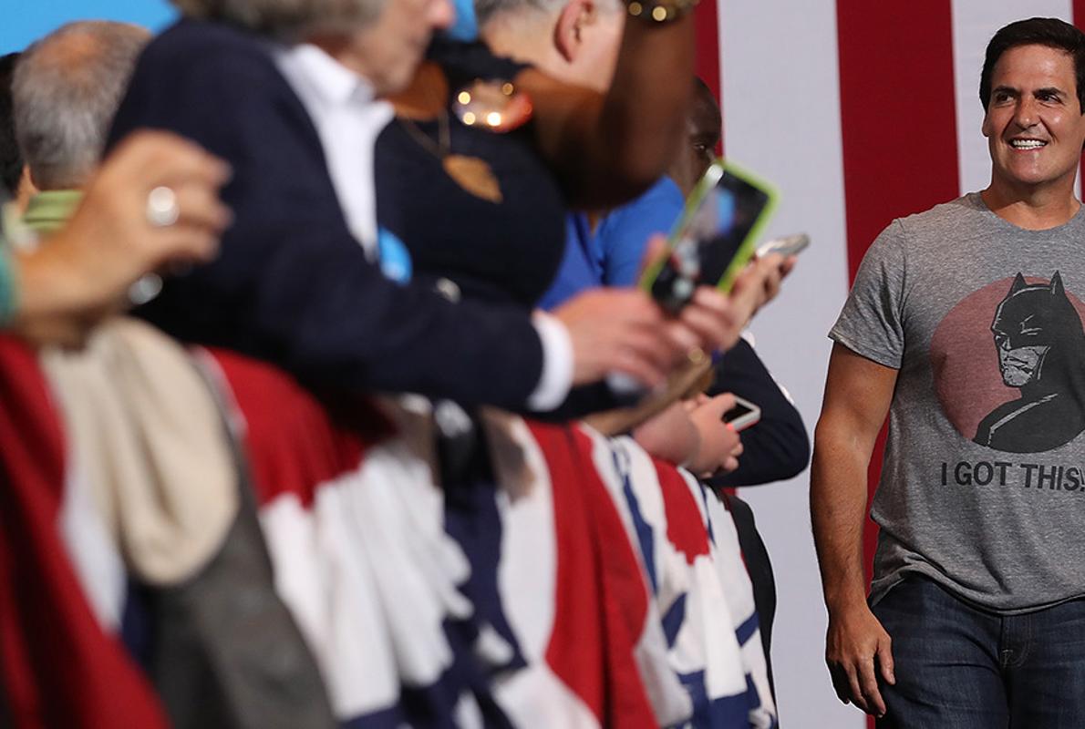 El dueño de Dallas Mavericks, apoyo de Hillary Clinton