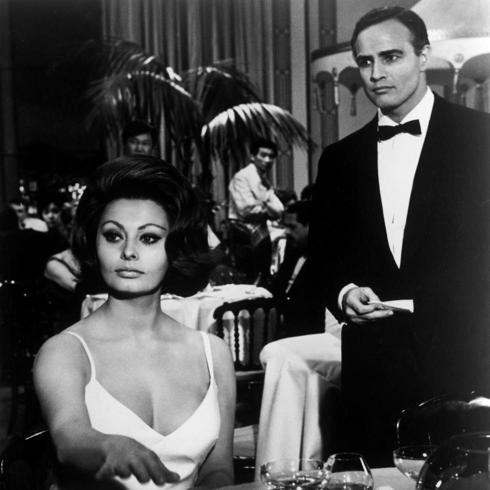 Sofía Loren y Marlon Brando, en 'La condesa de Hong Kong'.